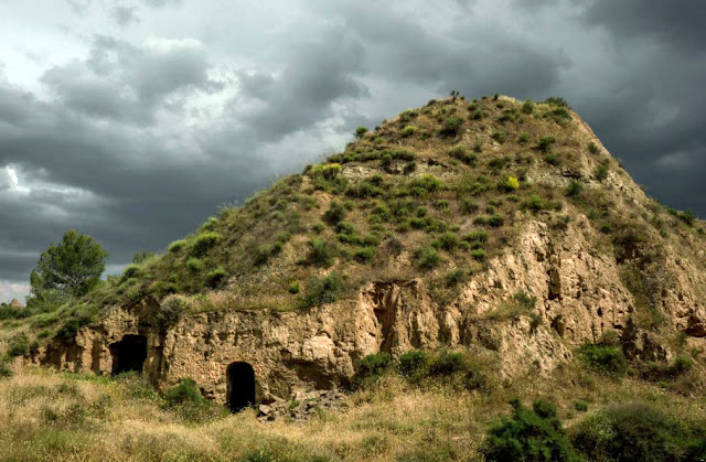 troglodytes-apo-epilogi-stin-ispania-1831595100.jpeg - Αρχείον Πολιτισμού