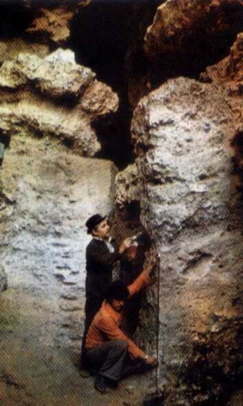 azykanthropos-1417002084.jpeg - Αρχείον Πολιτισμού