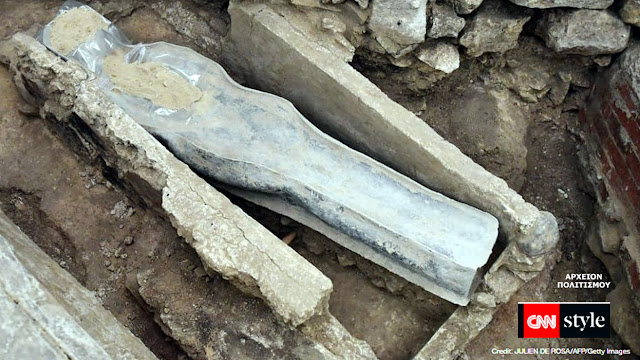 arxaioi-tafoi-kato-apo-tin-panagia-ton-parision-759051172.jpeg - Αρχείον Πολιτισμού