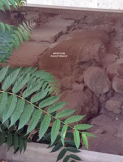 oikodomi-pano-sta-arxaia-sto-mikrolimano-676868545.jpeg - Αρχείον Πολιτισμού