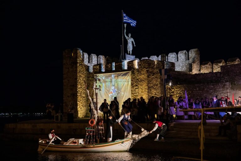 Η Ναύπακτος ανάβει τις δάδες της Απελευθέρωσης και της μνήμης (24-26 Απριλίου)